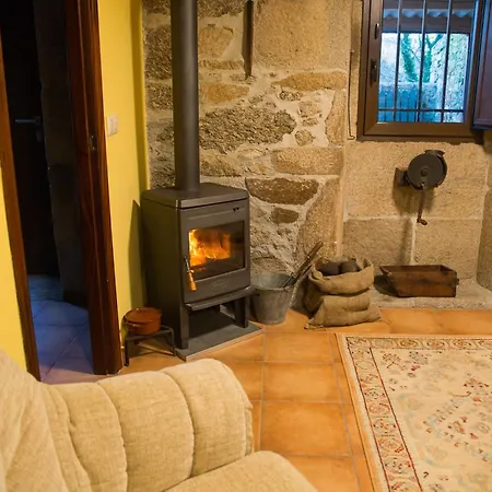 A Casa Da Moreira - En Ponte Maceira Сasa de vacaciones *